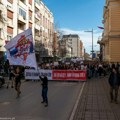 Tokom skupa solidarnosti Valjevske gimnazije i Tehničke škole učenici zapitali: “Da li su vaša deca ponosna na vas?”