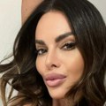 "Đe su one bogate svekrve što dođu i kažu: Evo ti milion, kloni se mog sina" Sonja Vuksanović jednom objavom podigla prašinu…