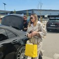 (Foto) šok potez srpske pevačice (24): Skida ogromnu tetovažu sa ruke, isplivala slika sa klinike - Ona u topu i trenerci