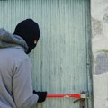 Mirko angažovao komšije, pse i kamere za čuvanje kuće dok je na odmoru: U opticaju su i lanci i katanci