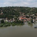 Ovo se ne viđa svaki dan Nećete verovati ko je prošetao Novim Slankamenom kao po korzou niko ne zna kako se tu stvorila i…