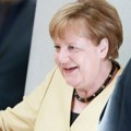 Merc u strahu od kandidature Angele Merkel, jednom ga je već prisilila da se povuče iz politike