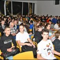 Са очима изван сваког зла