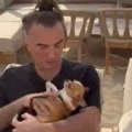 "Zašto, Kristijane, zašto?" Željko Mitrović se sa svojim ljubimcem u naručju javno obratio Goluboviću: Neoprostiv je greh...…