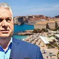 Orban snimljen u kupaćim gaćama u srpskom komšiluku: Sa jedrilice uputio samo jednu rečenicu (video)
