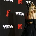 Albanska pevačica razbesnela Srbiju Pogledajte šta je Rita Ora uradila kada je videla Novaka Đokovića (video)