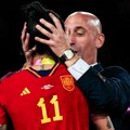 Seksualno zlostavljanje i ženski fudbal: Šta treba da znate o kontroverznom poljupcu koji je izazvao krizu u Španiji
