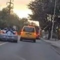 "Svuda ima budala, ali kod nas je centrala": Pojavio se novi snimak sa beogradskih ulica i ljudi ga u šoku gledaju (video)