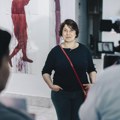 „Prvih 25 godina rada“: Izložba „Mestopriče“ Mirjane Bobe Stojadinoć otvorena u Galeriji ULUS
