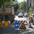 "Ni na nebu, ni na zemlji": Nesvakidašnja nezgoda u Svilajncu: Automobil umalo upao u rupu, mreže se usijale od komentara…