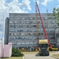 (Foto)Kompletna rekonstrukcija krova i neonatologije u UKC Kragujevac