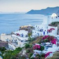 Na popularnom turističkom ostrvu Santorini u Grčkoj povećana vulkanska aktivnost