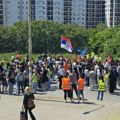“Blokade nisu gotove, do ispunjenja zahteva”: Održan PROTEST studenata Ekonomskog, Pravnog i PMF-a zbog početka onlajn…