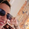 Jovana Jeremić spakovala kofere i napustila Srbiju: Voditeljka pokazala gde se baškari - Okrenula zadnjicu kameri i poručuje…
