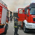 Požar na Voždovcu: Gore tri automobila u ulici Braće Jerković