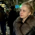 Profesorka Danijela Grujić (SSP) pita ministra prosvete kako da školska godina počne „normalno i svečano“ dok učenike vezuju…