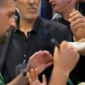 Novak Đoković video ispruženu ruku deteta, želja mališana topi srca, a najveći svih vremena je uslišio