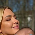 Prve fotografije Milice Todorović i malog Bogdana: Snažno ga grli (foto)