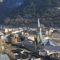 Mala zemlja sa samo 90.000 stanovnika traži radnike: Plate idu i do 5.000 evra, evo koja zanimanja su najtraženija