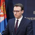 Petar Petković na vanrednoj konferenciji za novinare pozvao KFOR da ukloni rosu sa Severa KiM