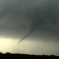 (VIDEO) Tornado protutnjao Milanom, padao grad veličine teniske loptice