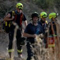 Povećan broj vatrogasaca zbog požara na Androsu