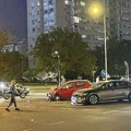 Automobili uništeni, srča rasuta svuda po putu: Saobraćajna nesreća na Novom Beogradu, povređena jedna osoba (foto)