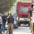 Otac poginuo, ćerka teško povređena Najnovije informacije o eksploziji u Zemunu, komšije tvrde: Gas kroz kanalizaciju ušao…
