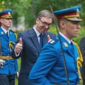 Kako je Vučić platio račun novinarima Politika