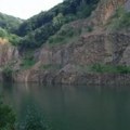 Zabranjena Poseta ledinačkom jezeru u aktivnom kamenolomu sprovodi se postupak rekultivacije nije bezbedno