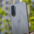 Ovaj mobilni telefon se puni 39 minuta, a baterija može da traje danima