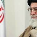 Hamenei: Iran neće biti poslušan SAD, narod će se suprotstaviti "velikoj uvredi"