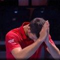 "Људи, извините, не осећам се најбоље": Ђоковић објаснио пред камерама зашто је морао да преда меч