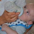 Hitno se povlači ovo mleko za bebe Nadležni kažu: moguća povezanost sa botulizmom!