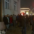 U Leskovcu održan protestni skup u znak podrške Univerzitetu u Novom Pazaru: „Izražavamo duboku zabrinutost zbog dešavanja na…