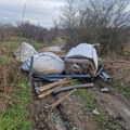 Put između Ohridskog naselja i „Slavka Zlatanovića“ zatrpan smećem