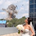 (Video) Horor na svadbi u Ukrajini: Ruski dron kamikaza eksplodirao iznad glava mladenaca, prestravljena mlada zajaukala…
