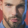 Od nege kože do udaranja čekićem: Kako je „looksmaxxing” postao najopasnija opsesija modernih tinejdžera?