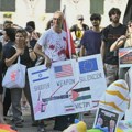 Demonstranti u Veneciji dočekali američkog ambasadora-milijardera koji je došao na superjahti
