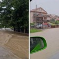 Auto iz vode viri samo do pola: Stravični prizori potopa u Aranđelovcu