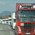 Колоне теретњака на граници Камиони чекају шест сати на граничном прелазу Хоргош