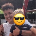 Marija Šerifović sa sinom na ljuljašci: Čvrsto ga drži u naručju i osmeh ne skida lica: Svi su primetili da je Mario dosta…