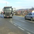 Sudar putničkog vozila i kamiona kod Gornjeg Milanovca, poginula jedna osoba