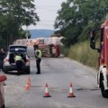 (Foto)teška nesreća u Kragujevcu!Muškarac izgubio kontrolu nad vozilom, udario u banderu i poginuo