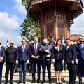 Бошњачки представници из региона стигли на скуп у Сарајево