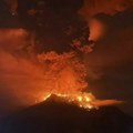 Proglašen četvrti nivo uzbune: Erupcija vulkana Ruang u Indoneziji (foto/video)