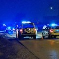 Pijani Mladić (27) kolima se zakucao u traktor: Udes kod Mladenovca, auto uništen, vozač povređen (foto)