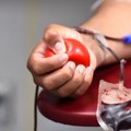 "Obojimo leto u crvenu boju" – zašto je važno da baš u naredna tri meseca dobrovoljno damo krv