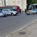 Dva udesa u isto vreme u Leskovcu, motociklista povređen