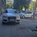 "Imaš za Audi r8, a nemaš za parking?" Političar na društvenim mrežama proziva bahate vozače